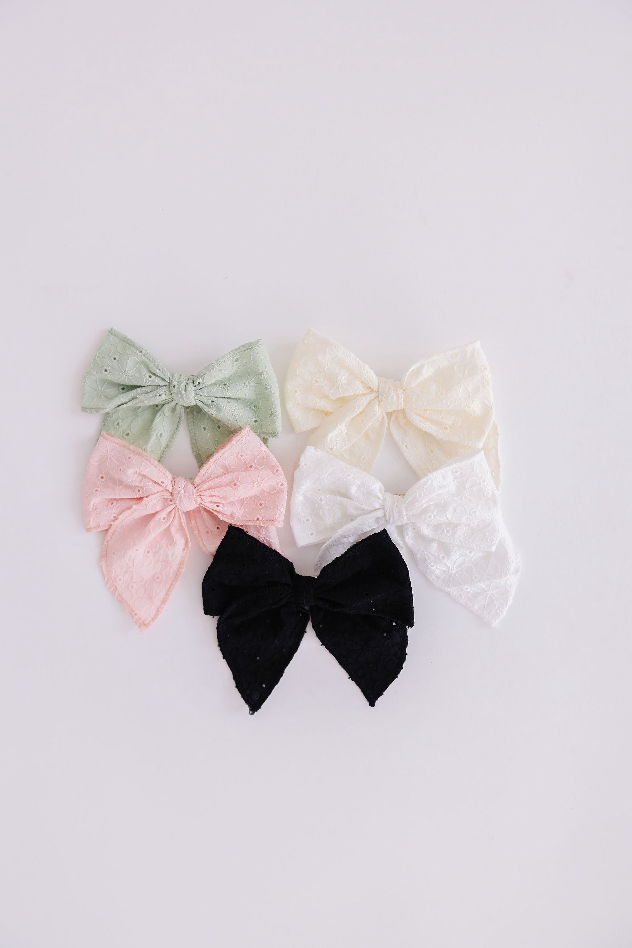 Classic Hair Bow - Cream Eyelet-Mila & Rose ®