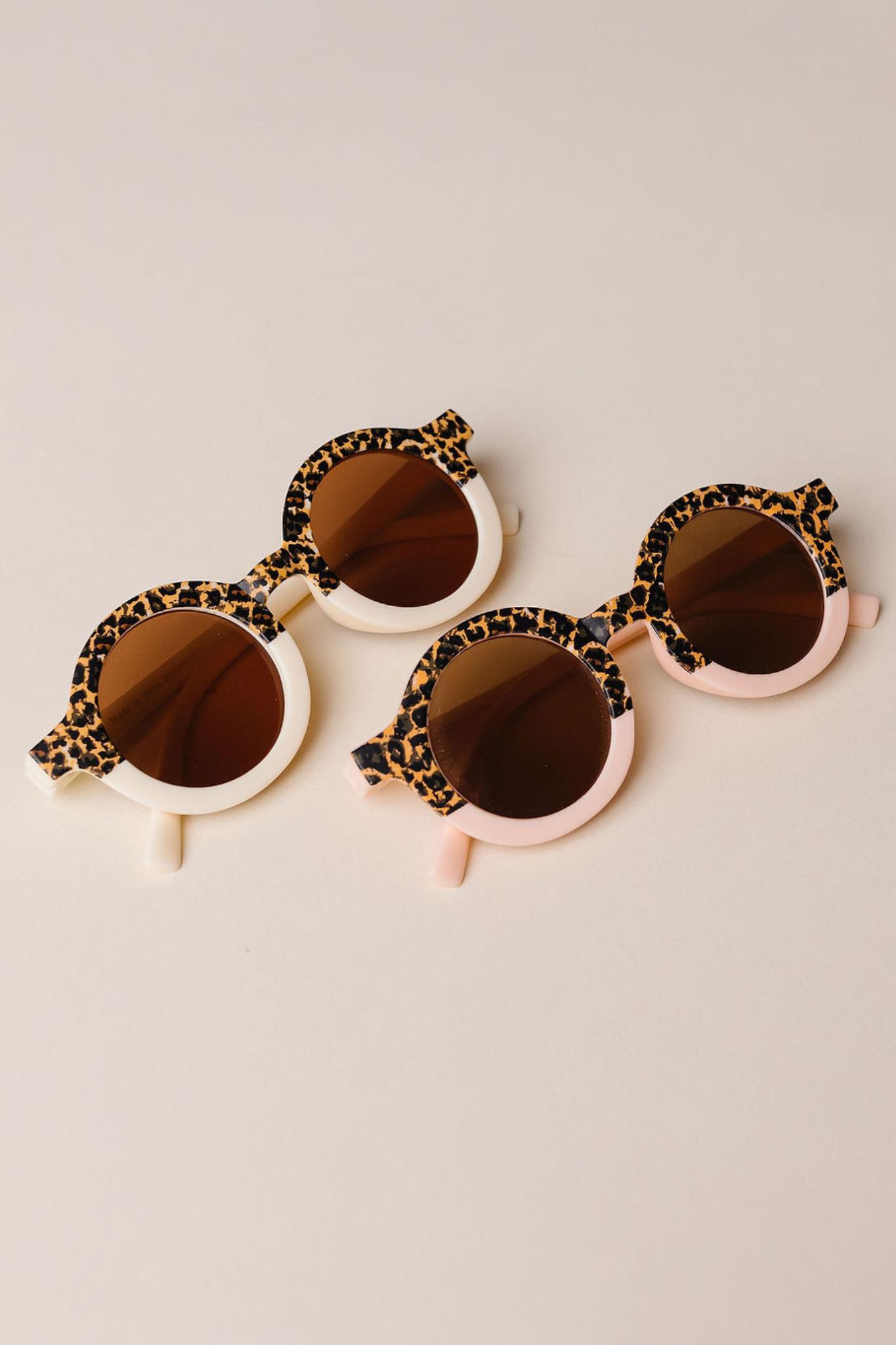 Step into the Wild with Trendy Tortoise Sunglasses for Women – SOJOS